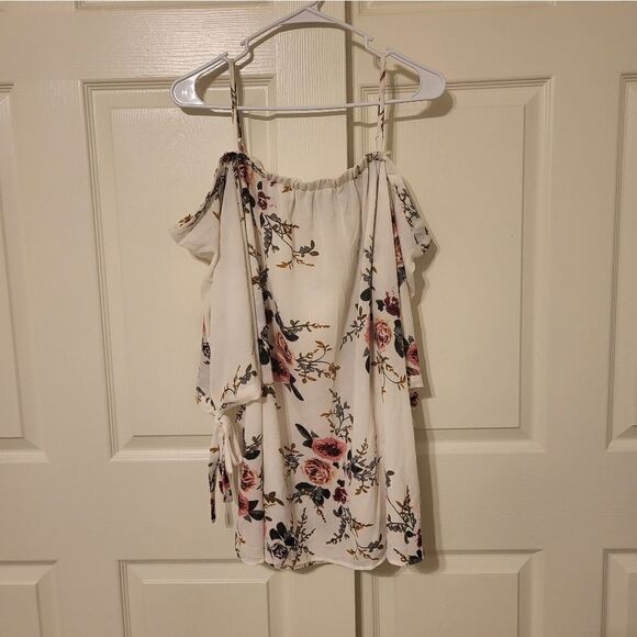 Zaful plus size white floral cold shoulder blouse - Picture 1 of 9